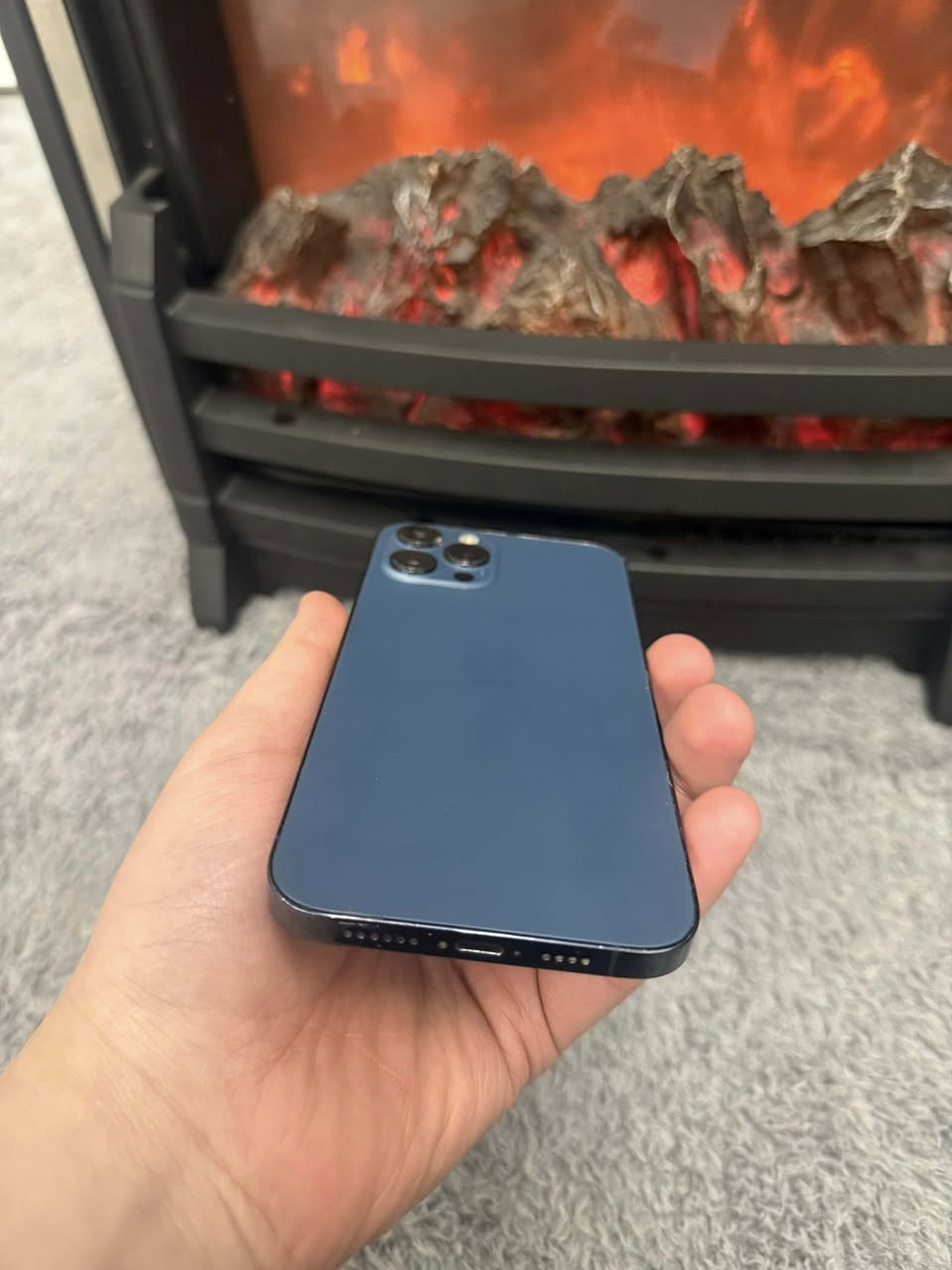 السلام عليكم
ايفون  12 برو ماكس
-ذاكره256
-بطاريه 100 
-تك سيم كارت
نضافه فول
ملحقاتو موجوده ( باكيت موحود)
االجهاز فول نضافه
كلو شغال بس السيم كارت ما يشتغل بالتخديث وكف 
شرط  انطيك ما تخطي 
مبدل ضهر او بطاريه اصليه من الشركه اب اربيل قطااااره مالشحن لمعنى الكلمه
يفيد الجهاز الجماعه التصوير او مراسلات شبكه الوايفاي شغاله

مكاني بالموصل ايسر
الرقم ***********
السعر اتصل او ما نختلف
