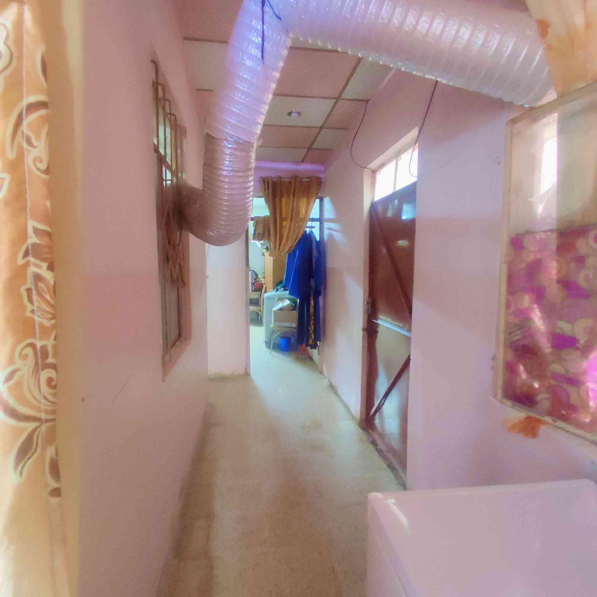 #دار للبيع #ملك صرف في حي صدام المساحة 150m.. استقبال.. هول.. غرفتين نوم.. مطبخ.. صحيات.. 
#الواجة 5..
***********
