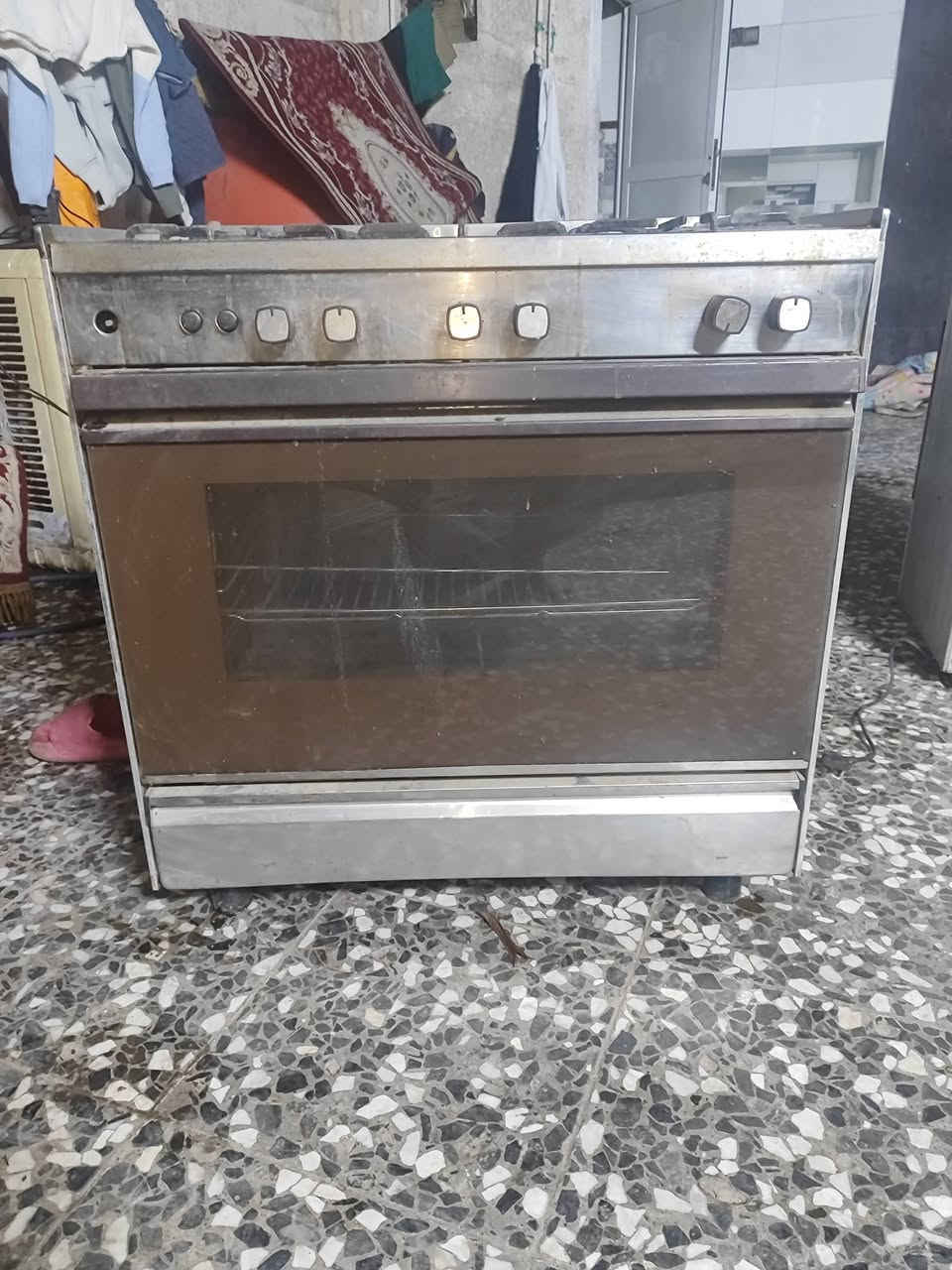 طباخ عشتار نضيف كله شغال مكاني بغداد مدينت الصدر تقاطع الكياره سعر 100وبي مجال الشراي
يتصل ***********
