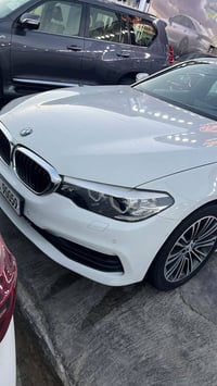 Bmw 530e 2019 ماسية ٥٨ الف كيلوووو حادث بسبط بدون ضرر اير باك كاملة نظ...