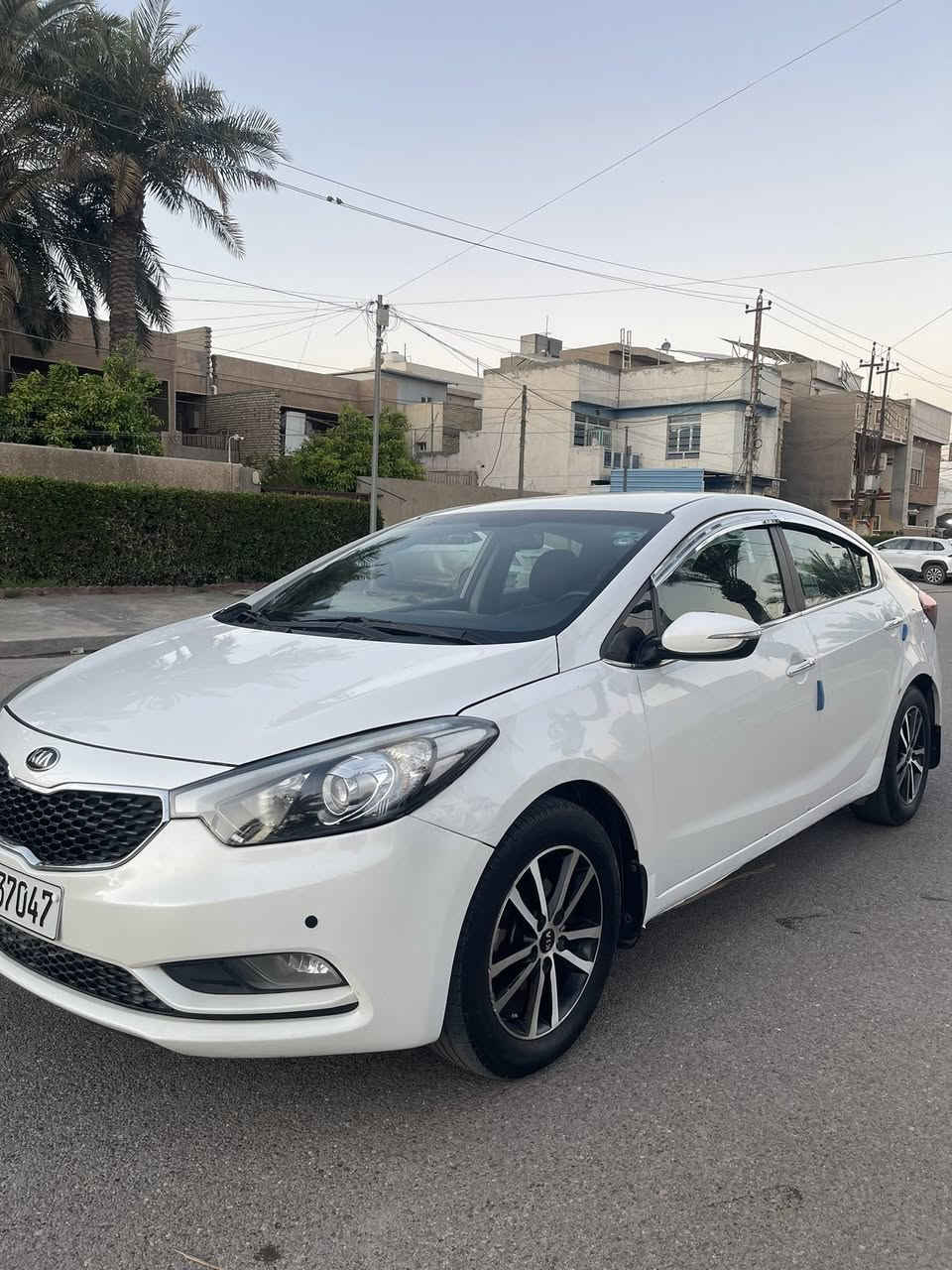 كيا سيراتو 2014 محرك 2000 دوش المرغوب
ويل كب ، حساسات امامي خلفي 
اشاير بالمري +مري شفط
قطعتين تبريد تحكم ستيرن
تدفئة تبريد كله شغال وخير من الله
السيارة بأسمي هزة وبراد جديد ل2027
مكانها البياع حي الشهداء 
سعرها ١٢٠ وبيها مجال جداً بسيط
***********
