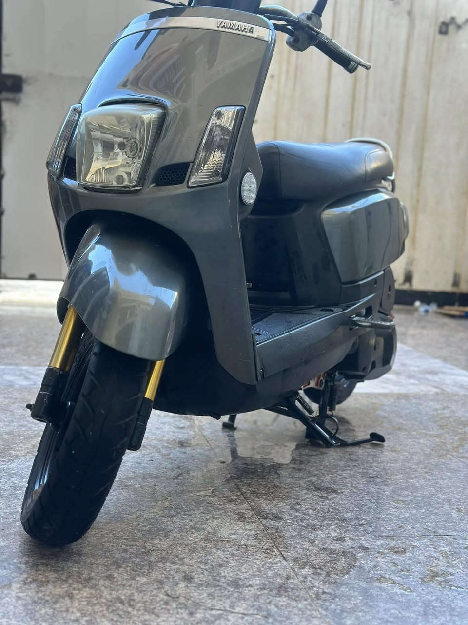 بوليس مصطره للبيع صالها سبوعين من طالعه من الحاويه بيها تزويد اصلي دبلات امامي دبل خلفي يدات بريك سكليتر شيال كلج خلفي وامامي دراجه مكفوله مكاني حي اور سعر خاص ***********
