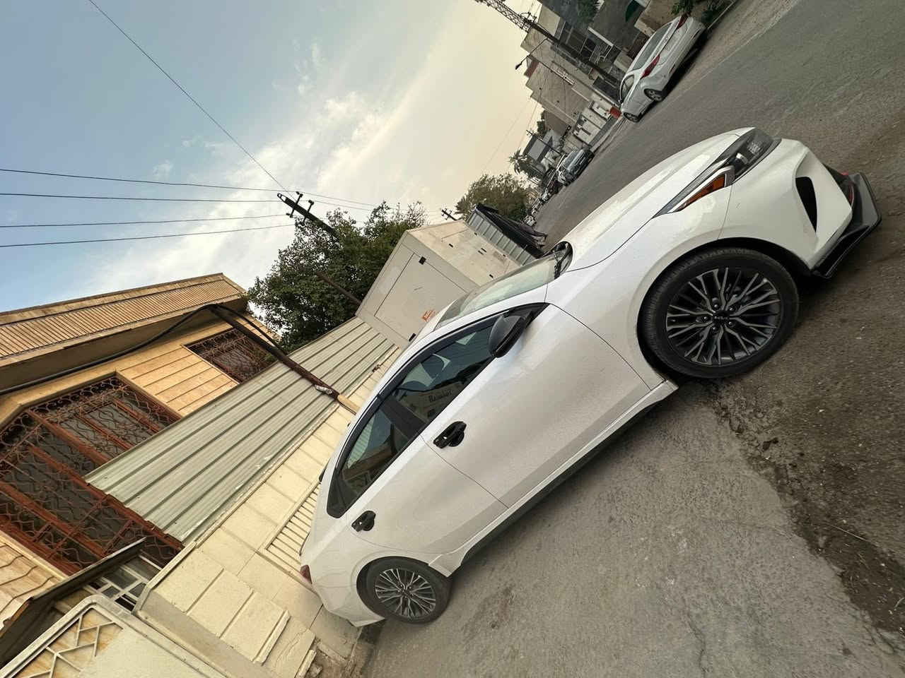 السلام عليكم فورتي 2023 جيتي لاين للبيع مواصفات السياره فول رقم اربيل السياره باسمي
🟢مواصفات السياره
🟢فتحه 
🟢بصمه ابواب وصندوق ذكي 
🟢تشغيل عن بعد 
🟢مكينه 2000 دوش 
🟢شاشه كبيره 
🟢نظام اشاره ترحيب 
🟢نضام سماعات هارمن 
🟢رادارات جانبي 
🟢حساسات عند الاقتراب 
🟢توقف ذاتي عند الاقتراب 
🟢تحديد مسار مثبت سرعه 
🟢ستيرن حرف D
🟢لايت لد امامي خلفي 
🟢السياره كلها ليبل واحد
السياره حادث خفيف الجاملغ راجع نفسه بارد
بدون صبغ 
مكان السياره بغداد / الزعفرانيه 
***********
السعر ١٧٥ $
