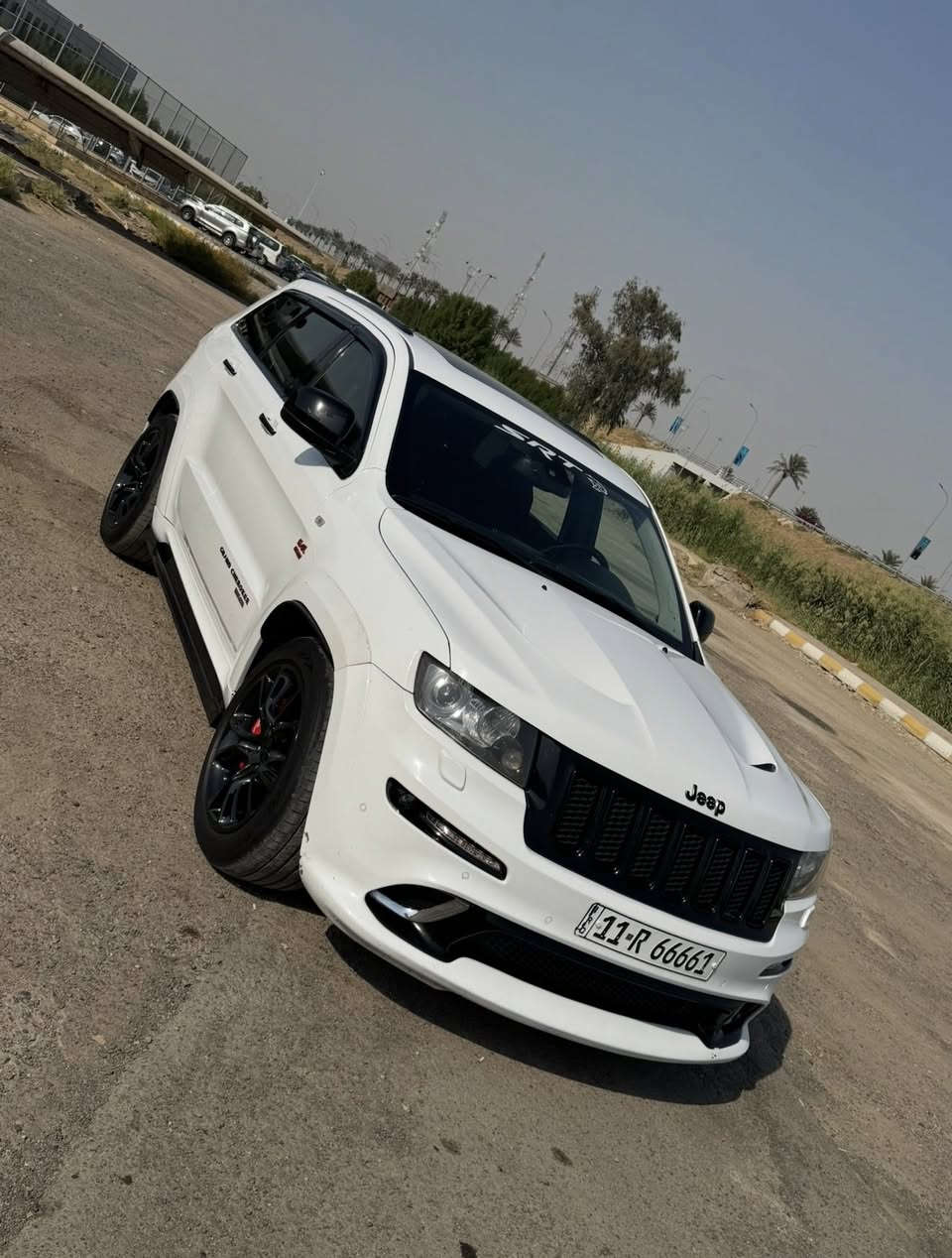 السلام عليكم 
للبيع Jeep SRT 6400
2013 خليجي كفالة عامة رقم بغداد مميز 66661
فول مواصفات للاخير
دفع رباعي4x4
كشنات جلد
مقاعد امامية كهربائية 
خزن ميموري 
مقاعد امامية تدفئة مع تبريد 
المقاعد الخلفية تدفئة 
ويل قياس 20 انج مع تخم تايرات دلوب 
ستيرن كهربائي 
سقف بانوراما 
وضعيات قيادة 
منظومة زنون 
تشغيل عن بعد 
حساس امامي وخلفي
كامرة خلفية
نظام صوت 16 سماعة 🔈 مع دمام خلفي
فجوج برمبو 

**الاظافات الي عليهة 
دبات بورلا + دون بايب
شوته afe
اويل كاج كان 
ولف حماوة ريسنك 
بلكات ريسنك 
برمجة مصطفى ايكل 

السيارة مكينة كير تبريد كله جديد ونظيفة حيل 
السعر 225 ورقة وبيه مجال 
المكان بغداد 
***********
