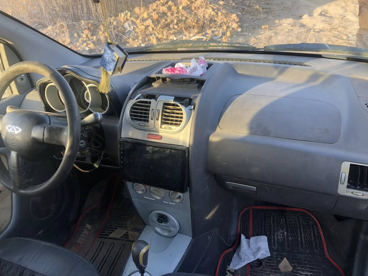 السلام عليكم سيارة شيري A1 نظافة عامه كفالة عامه السيارة موجودة مكاني بالديوانية السعر اتصل على الرقم *********** والله السيارة كلش حلوة ونظيفة
