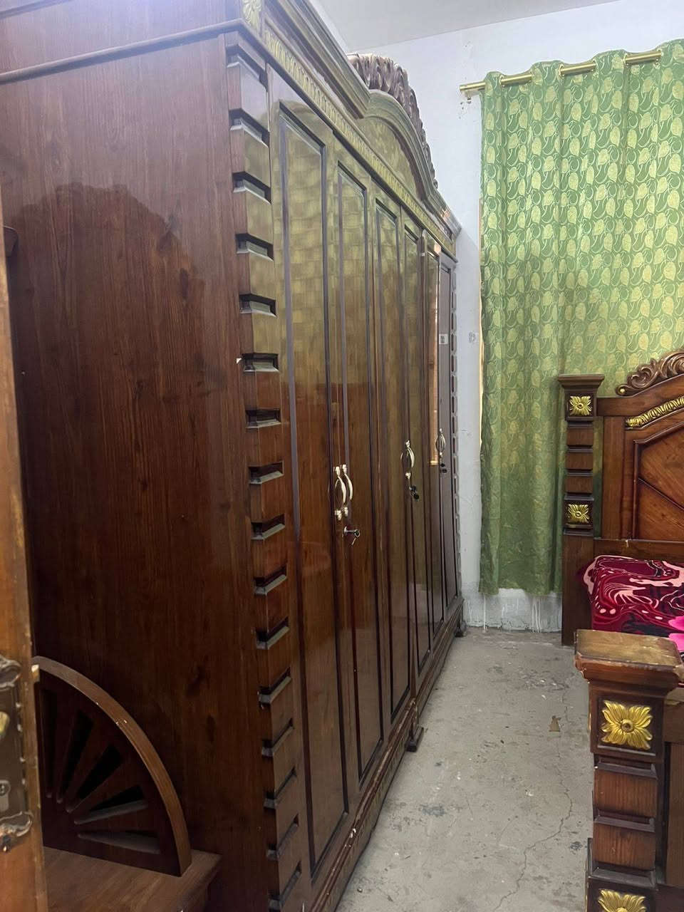 سلام عليكم مكلف بل نشر غرفة تركيه للبيع السعر 350 الف اي استفسار ***********
