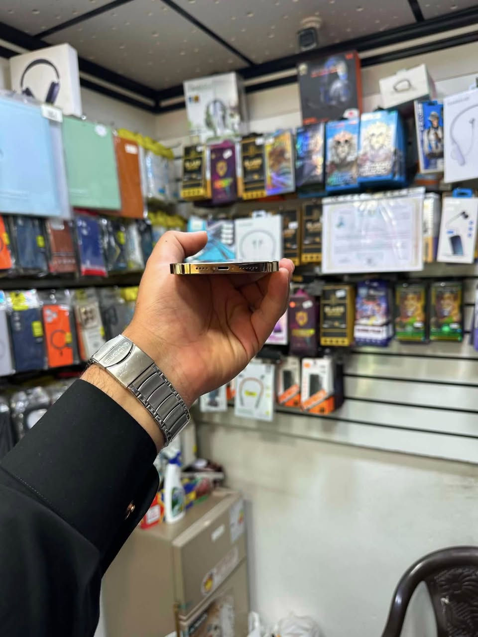 13 برو ماكس 
ذاكره 128 
نموذج M تك سيم 
بطاريه 98
شرط ما مفتوح 
نظيف 
سعر الجهاز 635 
شراي خاص او اتصل 
***********
***********
