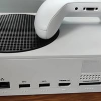 اكس بوكس سيريس اس 512GB مع ملحقاته كامله سريع وكامل ومابي اي خلل او نق...