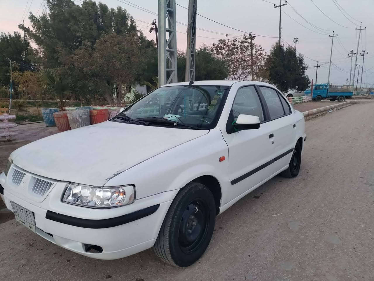 السلام عليكم
سمند موديل 12 
لون ابيض رقم نجف 
سياره جاهزه وحلوه كير ومكينه جدد 
السعر 46 وبيها مجال 
للاستفسار ***********
