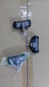 عمبار بريك خلفي لسيارات كلايزر7راكب موديلات 91_95. سعر القطعة20الف.كما...