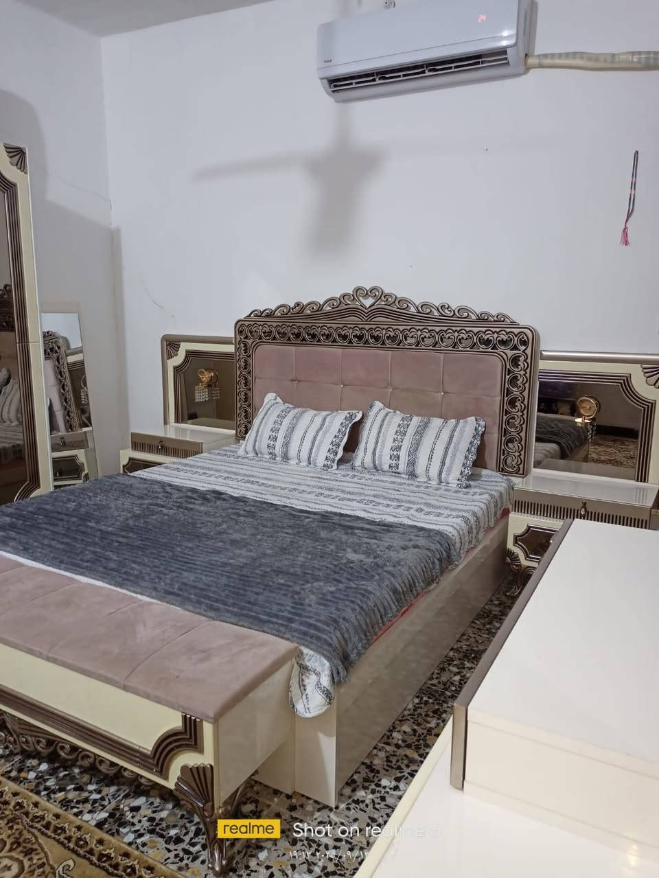 غرفه نوم ٩ قطع ٩٠٠ وبيها مجال قليل نظيفه كولش  *********** وتساب
