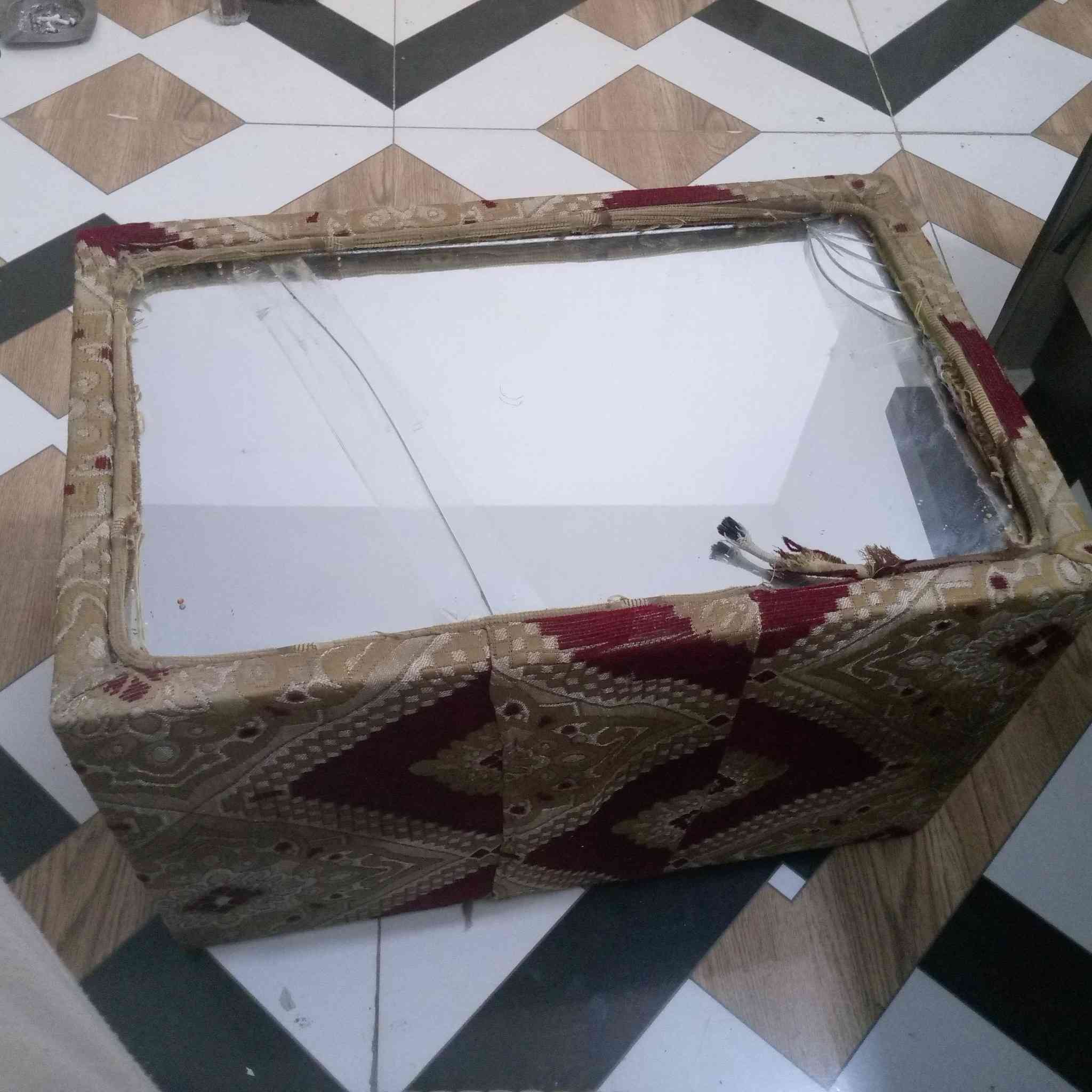 سلام عليكم ميز مكتبي سوكي مو تسكام +كرسي متحرك 360درجه مع طبله زغيره  نضيفات ما بيهن اي شي مستخدمات شي قليل خاص ما متواجد الرقم ***********
