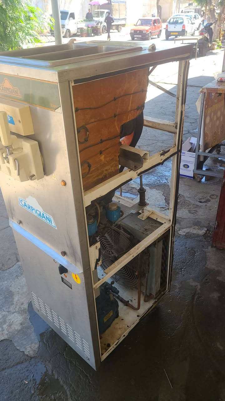 Machina carpigiani poli orinj
3ayto lmolaha  haho num ta3 malaha 3aytolo lih .
0698060441


**إذا كنت صاحب هذا الإعلان وتريد حذفه لأي سبب، رجاءا أرسل رسالة إلى الدعم الفني**