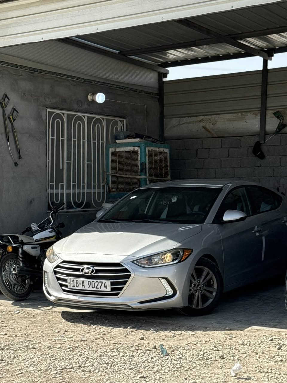 عليكم النترا للبيع موديل 2018
رقم بابل باسمي تحويل ثاني يوم سياره داخله كلين من امريكا فقط الدوسه ومكانين بارد وبيه هنا بلعراق باب الخلف السياق نكردت سونار موجود وياه ناشره وموضحلك كلشي ماشيه 117 الف ميل 
مواصفات عاديه 
تحكم بلمري 
وضعيات قياده 
مثبت سرعه 
ارضيه مغلفه جلد 
وشادله كاشف ضباب بايدي اجتي بدون 
ملاحضه مكينه وكير مكفولات فقط المكينه فاتح القبق مبدل واشر قبق ولفات والكير مبدل دهنه والتصوير موجود 
مكاني بابل شارع 80
رجاء كلشي ذاكرلك بلمنشور 
السعر 137 وبيه مجال ***********
