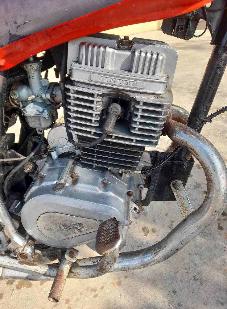 ياالله بسم الله  اسلام عليكم دراجه جني موديل 2015 كفاله عامه بدون اوراق محرك شوفت عينك فول انضافه وشلعه ومعدل سلف شغال بس نقص شخاطه لايت شغال هورن شغال اشاير كامله بس نقص اربط وبس مكان كنعان سيسبانه *********** السعر (225)وبيه مجال الوجوهكم الطيبه 🥱🖊
