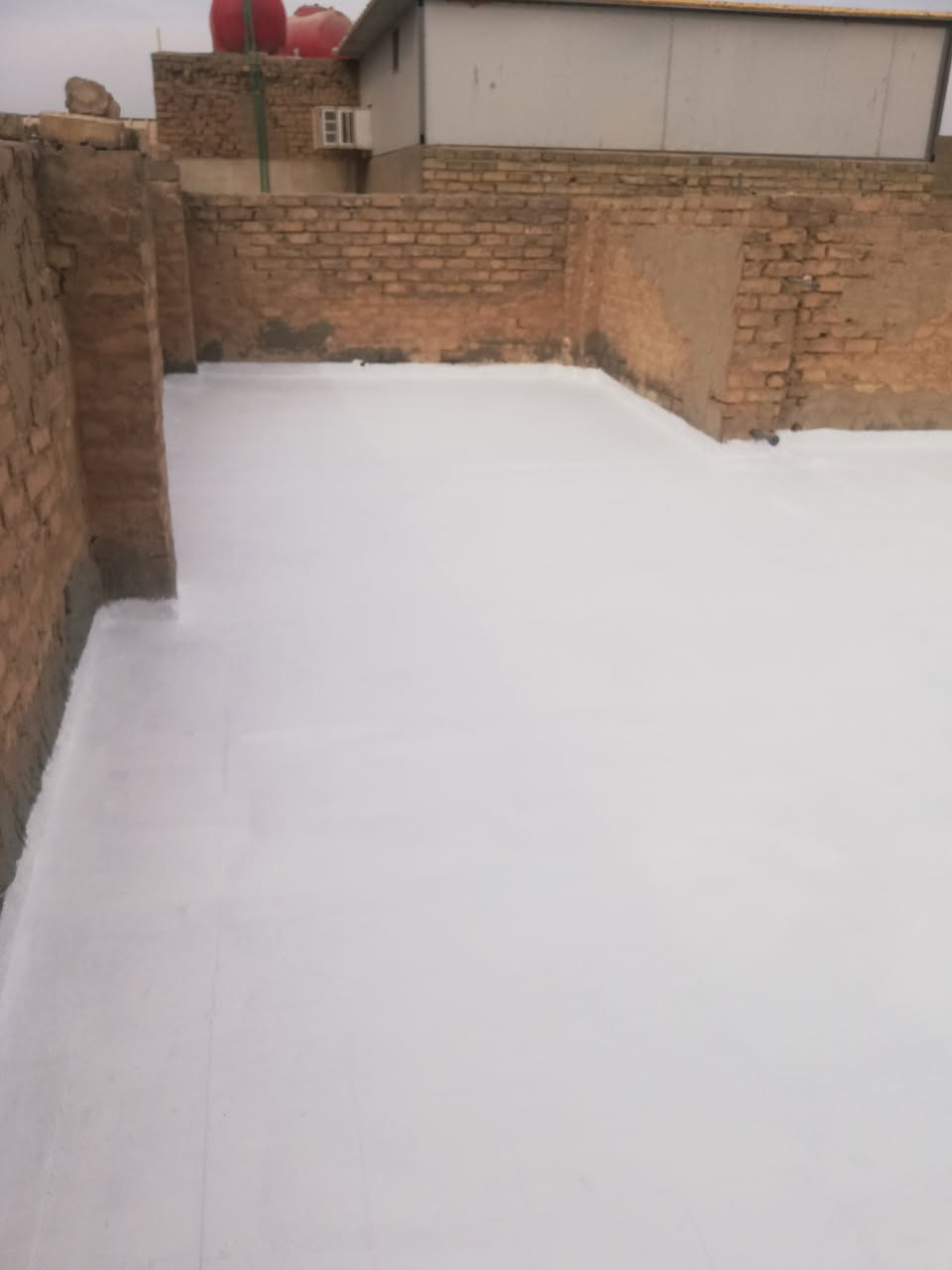 مستعدون لعمل مادة الروف كارد من شركة جوتن عالميه حيث تعمل على عزل اسطح مباني من دخول مياه ورطوبه إليه وتعمل على اسطح الصب وشتايكر والكاشي وأرضية مطابخ وحمامات قبل تطبيك مكاني بغداد الاتصال ***********  نعمل بكادر محترف جدا وضمان حقيقي
