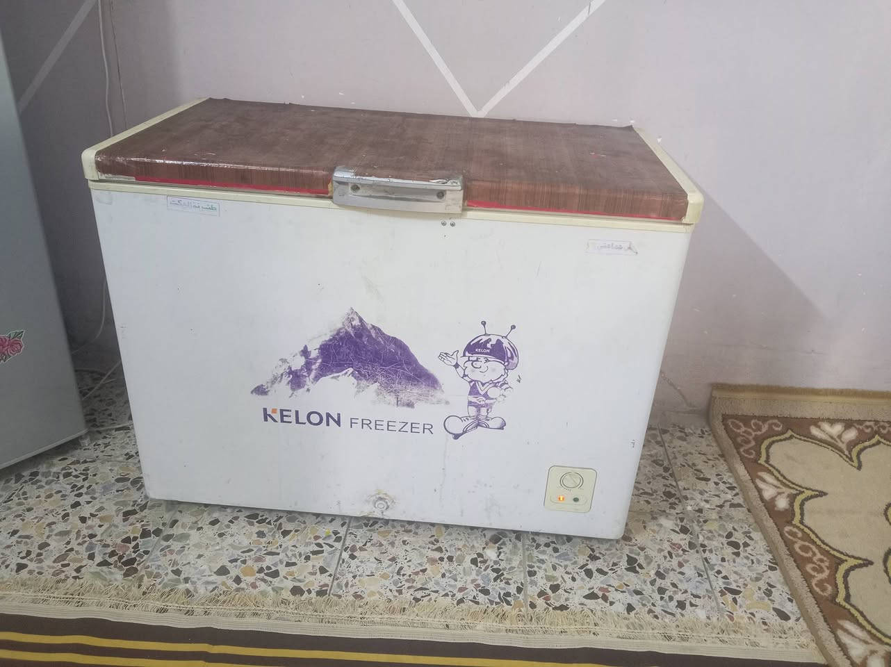 بسم الله
غراض للبيع العنوان المحمودية مقابل المركز الصحي 
والمحل الثاني شارع قيم َمقام قرب الوكيل ابو كريم ويوجد ايضآ باله في مجمع المنصور التجاري خلف عمارة الخضيري و مقابل البيت التركي
***********
***********
