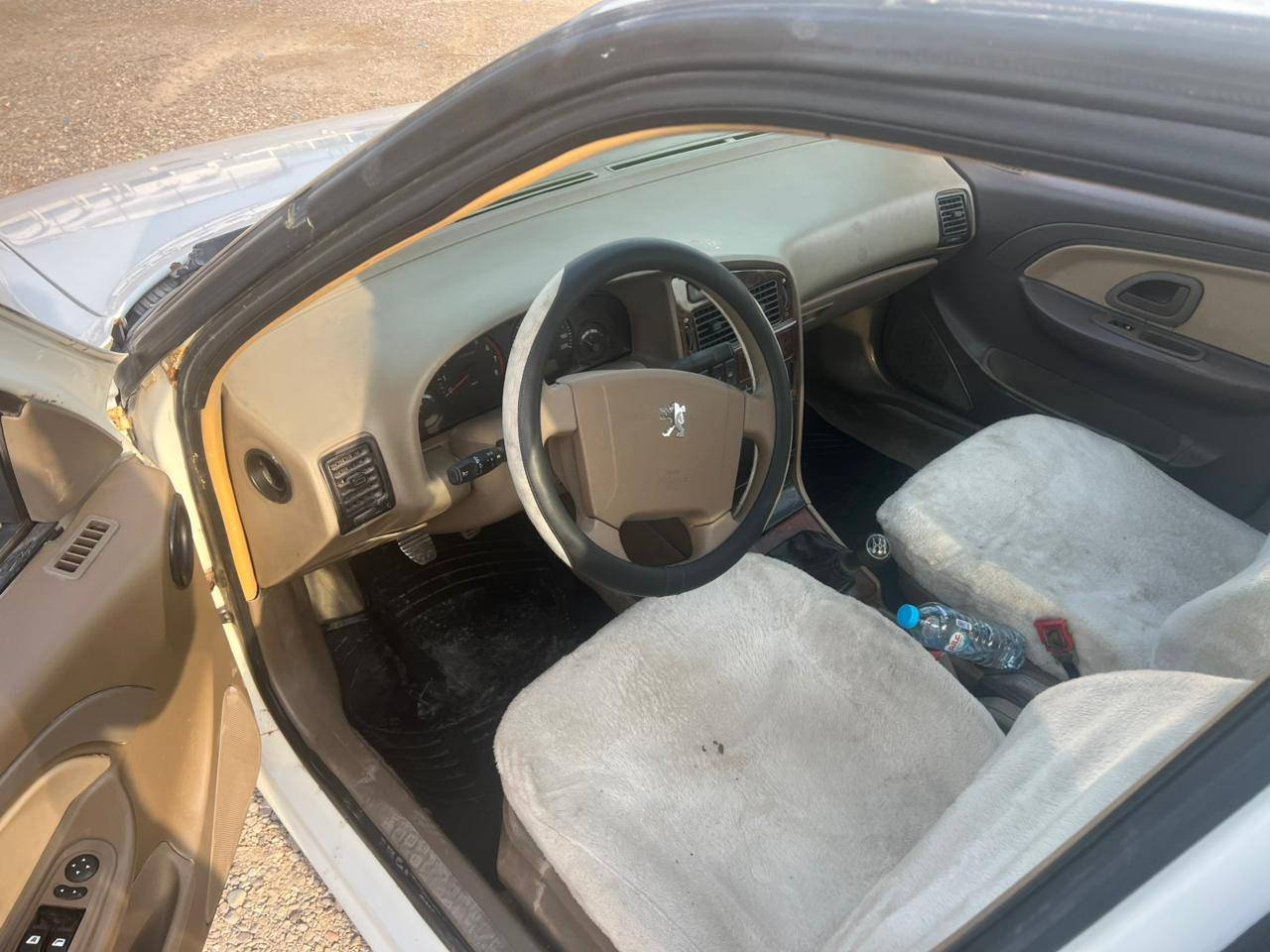 سلام عليكم بيجو 405مديل 14سنويه منتهيه سياره جديده بمعنه لكلمه مكينه كير تبريد حداديه كامله خياسات ما بيه مكانه بصره سعره 43وبيه مجال تواصل ***********
