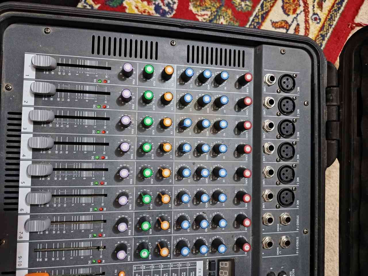 السلام عليكم جهاز داينكور الاصلي  جنطه  يشغل ست سمعات ما مفتوح شرط تفحص وتاخذه  اريد اشتري تندر واريد ابيعه 
 سعره 800 وبي مجال 
 مكان ناصريه تضحيه 
مسيرات خدمه شغل شرط 
***********
