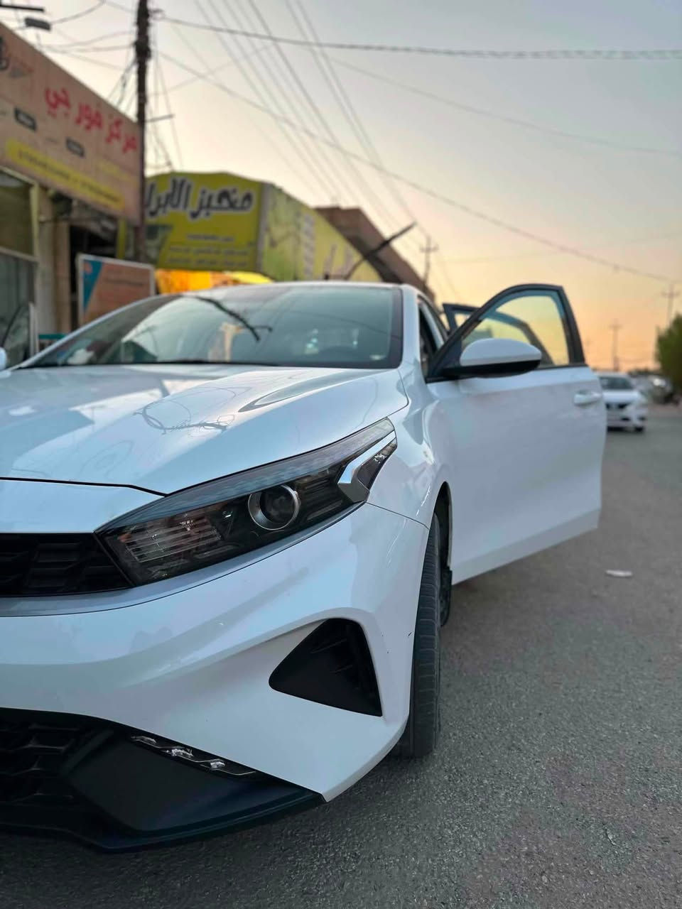 كيا سيراتو 2023 خليجي
ماشيه اكثر من 30 الف 
رقم اربيل 
بيها بارد بالجاملغ الخلفي بالدور 
محرك 1600
السعر 162 
مكان السيارة نجف
موبايل ***********
الاتصال من 5 العصر فما فوق
