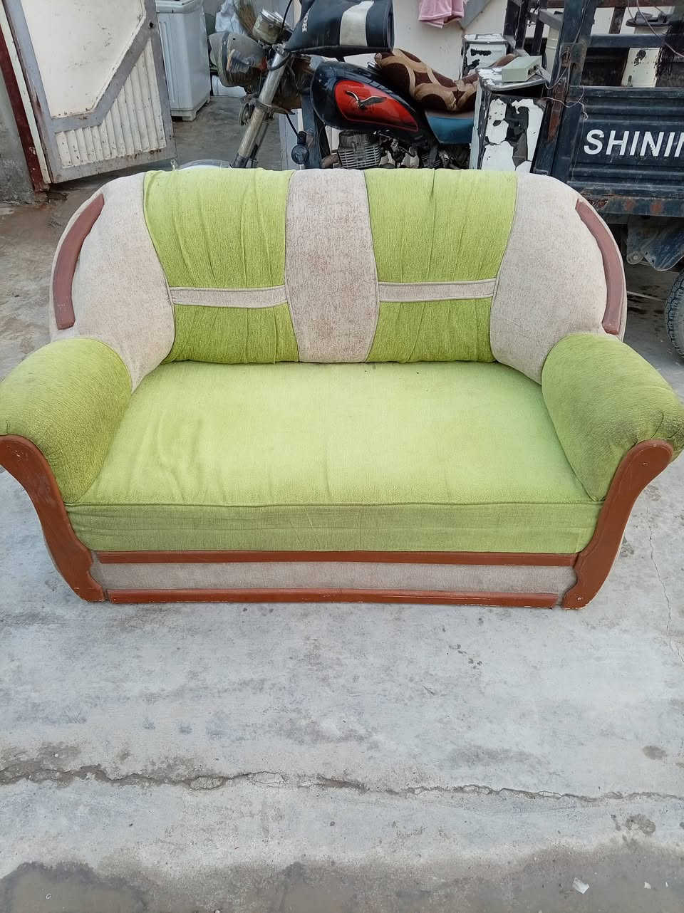 قنفات للبيع السعر خاص او الاتصال على هذا الرقم ***********
