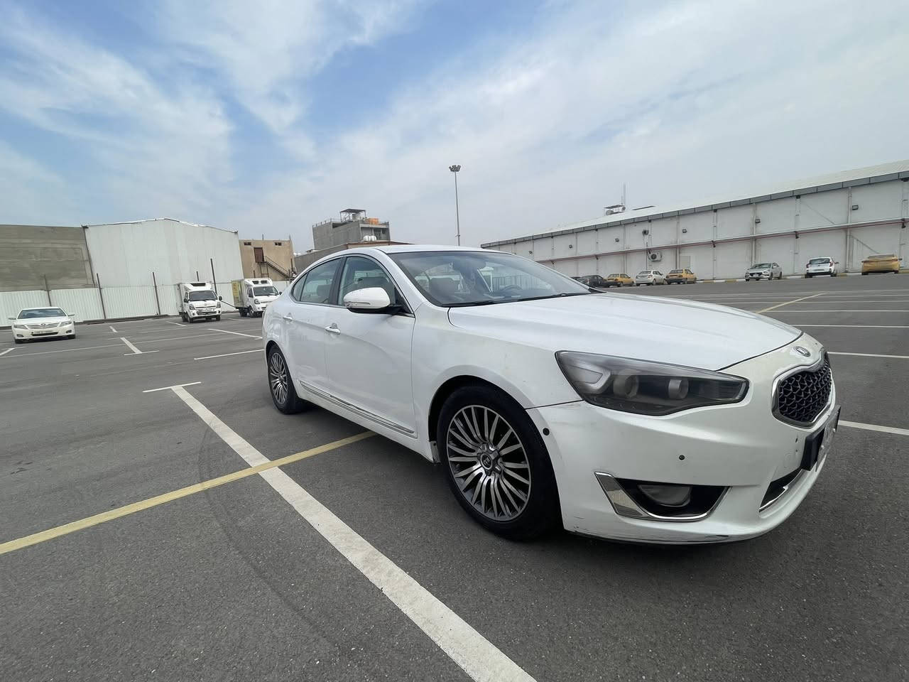 السلام عليكم كيا كادنزا ٢٠١٦ للبيع
السيارة وارد امريكي حادثة جاملغ وبنيد وبلعراق جاملغ امام وباب صبغ 
سيارة فول مواصفات عدى البنرامة  كير مكينة حدادية خير من الله 
رقم بعداد تحويل ثاني يوم
السعر ١١٠ تنزل منه ٦ اوراق غرامات السعر قفل قفل 
مكاني بغداد 
للتستفسار 
***********
