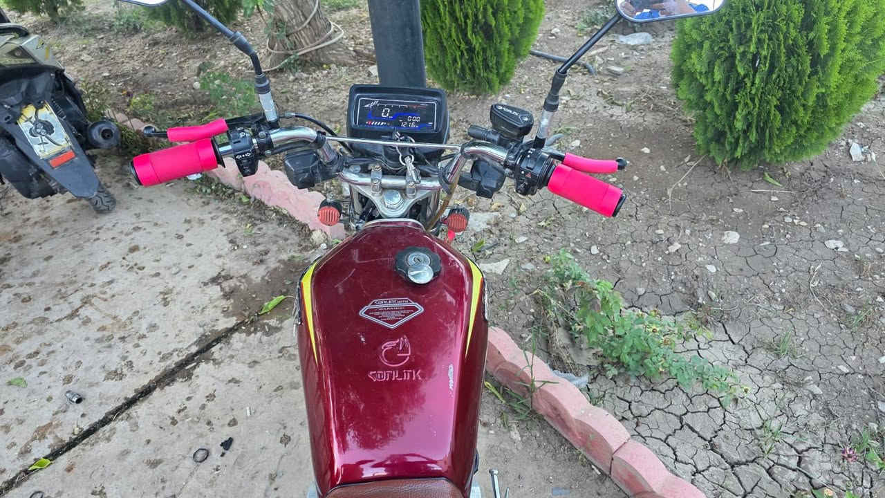 السلام عليكم دراجه سولنك للبيع 

موديل 2023 ماكينه ما مفتوحه كفالة 
150cc
السعر 600 الف وبيها مجال للشراي تواصل عالرقم 

*********** السليمانية, العراق

