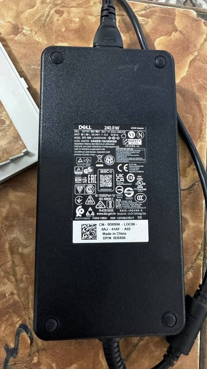 Alinware gaming
core i7-6700HQ :معالج
كارت شاشة :gtx 1070 ينطي 8 كيكا
رام: 16 كَيكَا ddr4
4k 60hz شاشة
Ssd m2 واحد تيرا
Ssd m.128
 16 رام
هارد 1 تيرا
وندوز برو اصلي مع السيريال
كيبورد rgb تحكم كل الالوان
فقط البطارية تالفة تحتاج تبديل وما عندي وقت الحك
ابدله


**إذا كنت صاحب هذا الإعلان وتريد حذفه لأي سبب، رجاءا أرسل رسالة إلى الدعم الفني**