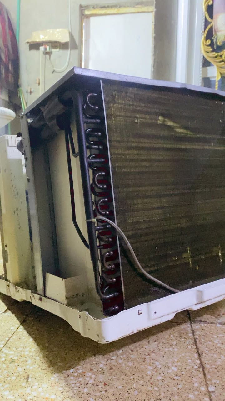 السلام عليكم
مكيف من شركة الحافظ (2) طن الاصلي 
المكيف جاهز جيب وشد صاله عدي خمس اشهر من خذته وشرط اذا مو ❄️ ثلج المكيف يرجع واطيك بي ضمان السعر 250 وبي مجال قليل كامل هوه والشباك 
للمزيد من المعلومات موجوده بالصوره جوه واني خادم للطيبين 💗 
للاتصال على الرقم ***********
