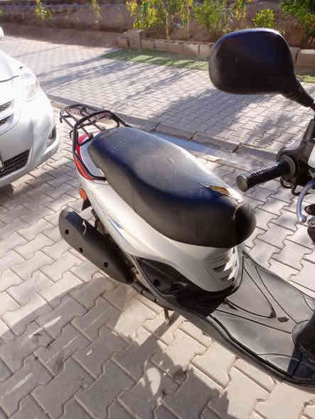 السلام عليكم حبايب بريز بغبغاء نوزل الدراجه مال رمبه كفاله عامه عامه برغي واحد مامفتوح الدراجه كامله مابيه اي نقص تأخذه من باب البيت مكاني بغداد الكرخ العطيفيه السعر 850 وبيه مجال بسيط هذه رقمي للتواصل *********** هاتف
