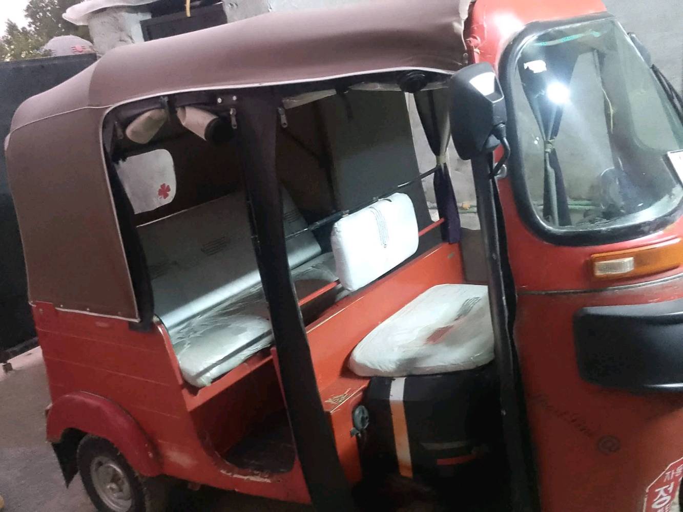 سلام عليكم
تك تك للبيع موديل 17 شهر 12 مكينه 20 مكينه لا تنقص لا تبخر مقفوله من معجون وصبغ مكان أبو غريب حي شهداء سعر 4 وبيها مجال
