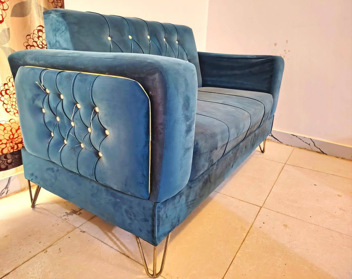 السلام عليكم 
#تخم_عشر_مقاعد تركي ثقيل جدا جدا.    اللون المرغوب فيروزي 🩵
خالي من اي ضرر ٤٥٠ وبي مجال
#كوت


**إذا كنت صاحب هذا الإعلان وتريد حذفه لأي سبب، رجاءا أرسل رسالة إلى الدعم الفني**