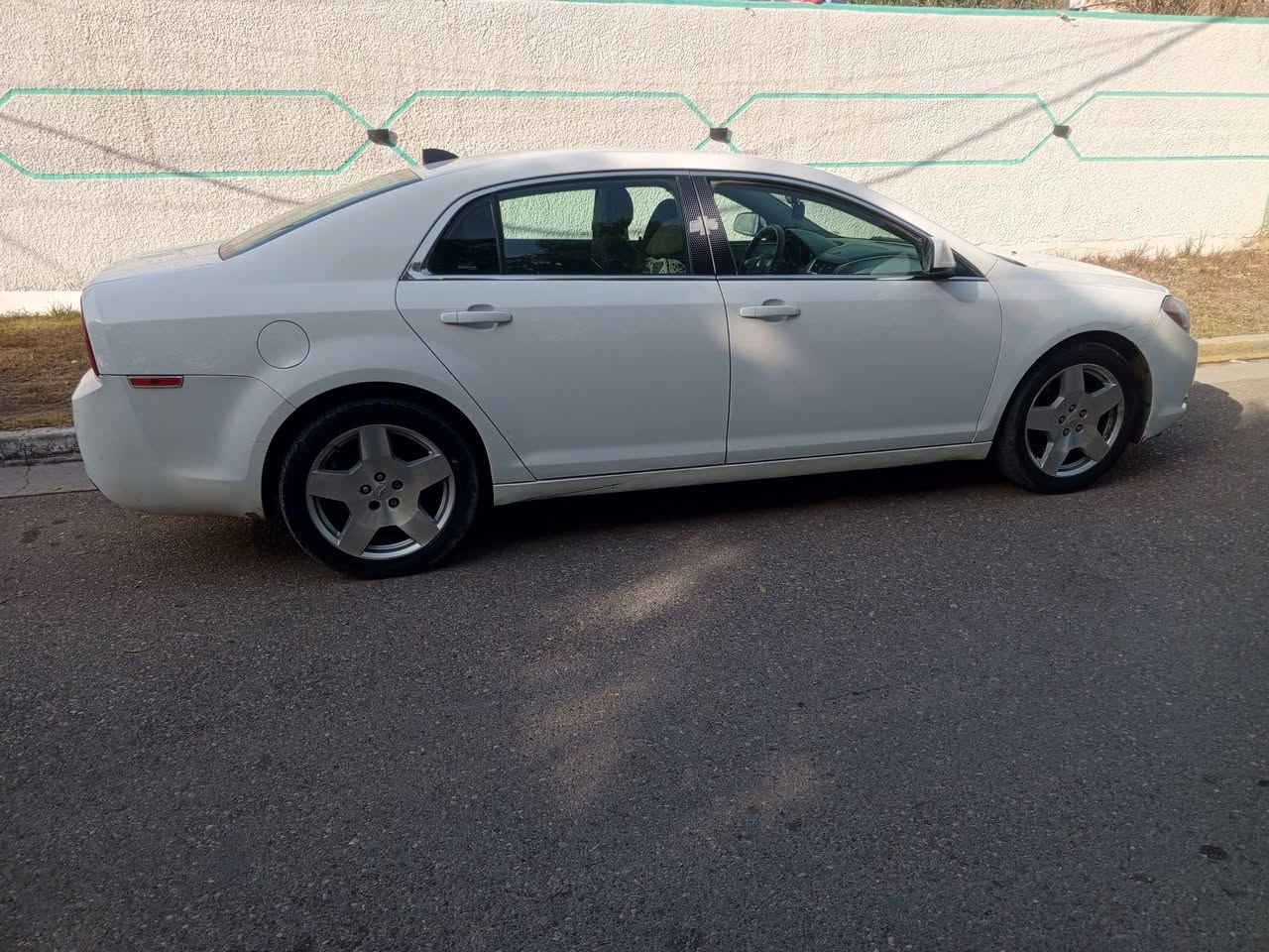 شفروليه ماليبو موديل 2012 خليجي 

ماشية 153 الف كم
محرك 2400 دوش
 لون ابيض صدفي
 گير + محرك بحالة جيدة جدا 
تدفئة + تبريد ممتاز
 لايت العالي زنون الاصلي
تخم ويل كب شفروليه الاصلي 
كهربائيات كلها شغالة
تحكم ستيرن + شاشة اندرويد 
كامره خلفية
 شاشة اعطال 
حاملة اكواب بالصدر وبالخلف
 منفذ شحن امامي وايضا في الخلف
 فقط جاملغ امامي ايمن مصبوغ اثر دحجة ستوتة
 مكان السيارة بغداد 
رقم سليمانية شرط التحويل 

***********
#ماليبو 
#شفروليه
