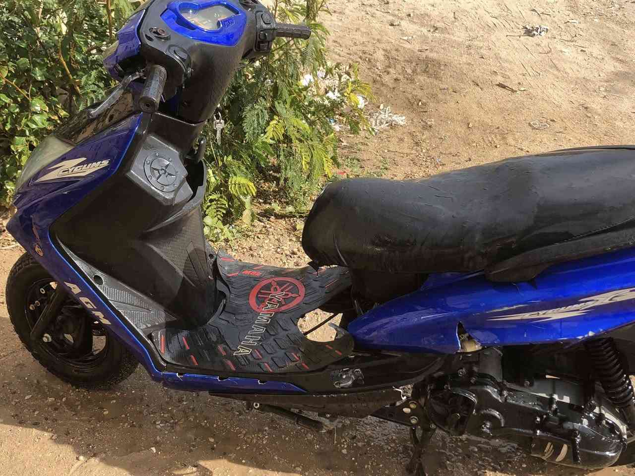 سكنس ٢٠١٩
مبدل ولفات فقط 

نقص باتري 

السعر ٢٥٠ وبيها مجال 

***********

حي الاطارات
