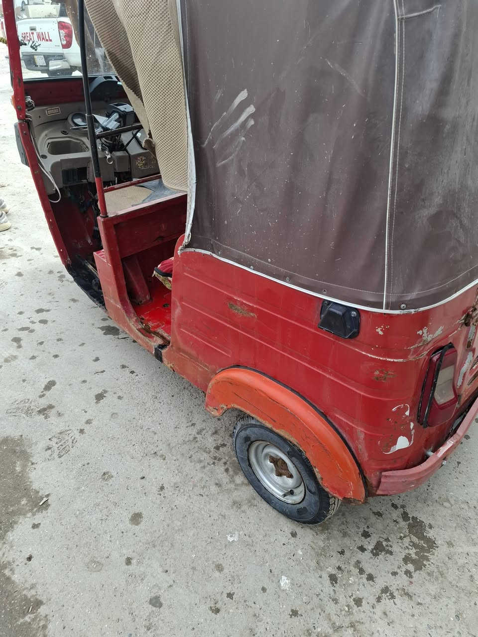 تكتك للبيع اوراق كامله اتكفل لترقيم موديل 18 شهر ال11 مكفوله ضربه وصبغ بلاديه معمره دوسه اماميه وما مصبوغه مكينه لاتنقيص ولا تبخير فول نعومه  رايدها ب3 و400 بيها مجال قليل عنوان بغداد طريق لدوره قرب علوت لرشيد ***********
