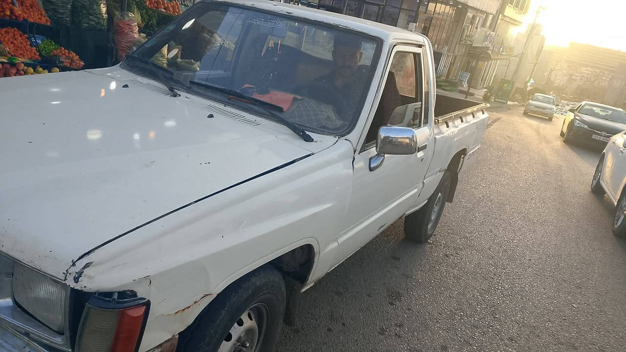 پیکاب مۆدیل1988مەکینەو گێرو ئەکسلو شەنسی کارەبای بەشەرت چوار قولاپ ماڵی کاسپیە ژم***********
