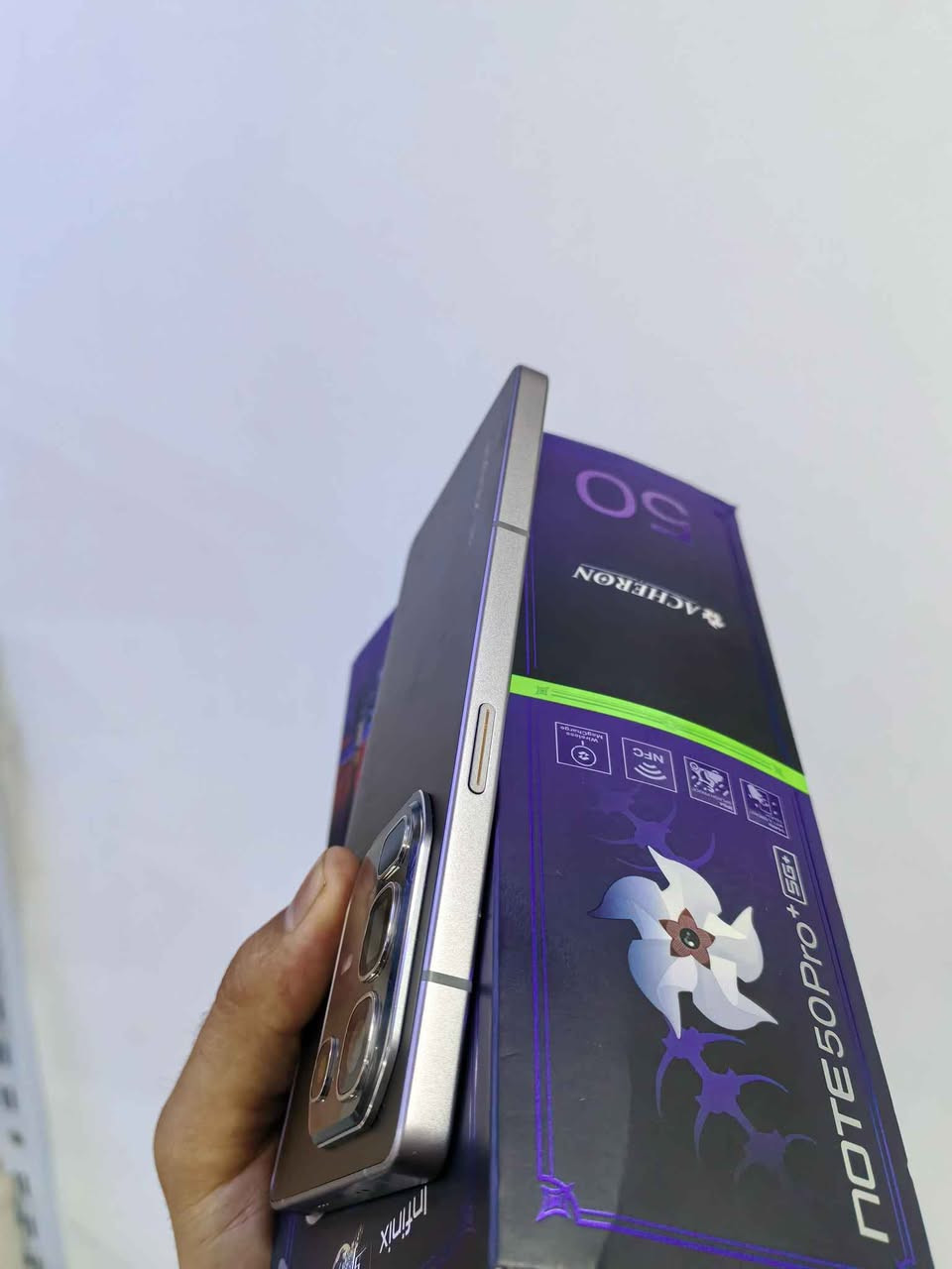 السلام عليكم للبيع انفنكس نوت 50 برو بلس 5G جهاز اخو جديد نضيف كلش كامل ملحقات الاصليه ذاكرة 256 عشوائية 24 جهاز قوي بالمواصفات من ناحيت الكامرات والالعاب يشغل بوبجي 120 فريم وكل الالعاب شحن سريع 100 واط السعر 450 الف وبي مجال مكاني البصرة *********** البصرة, العراق

