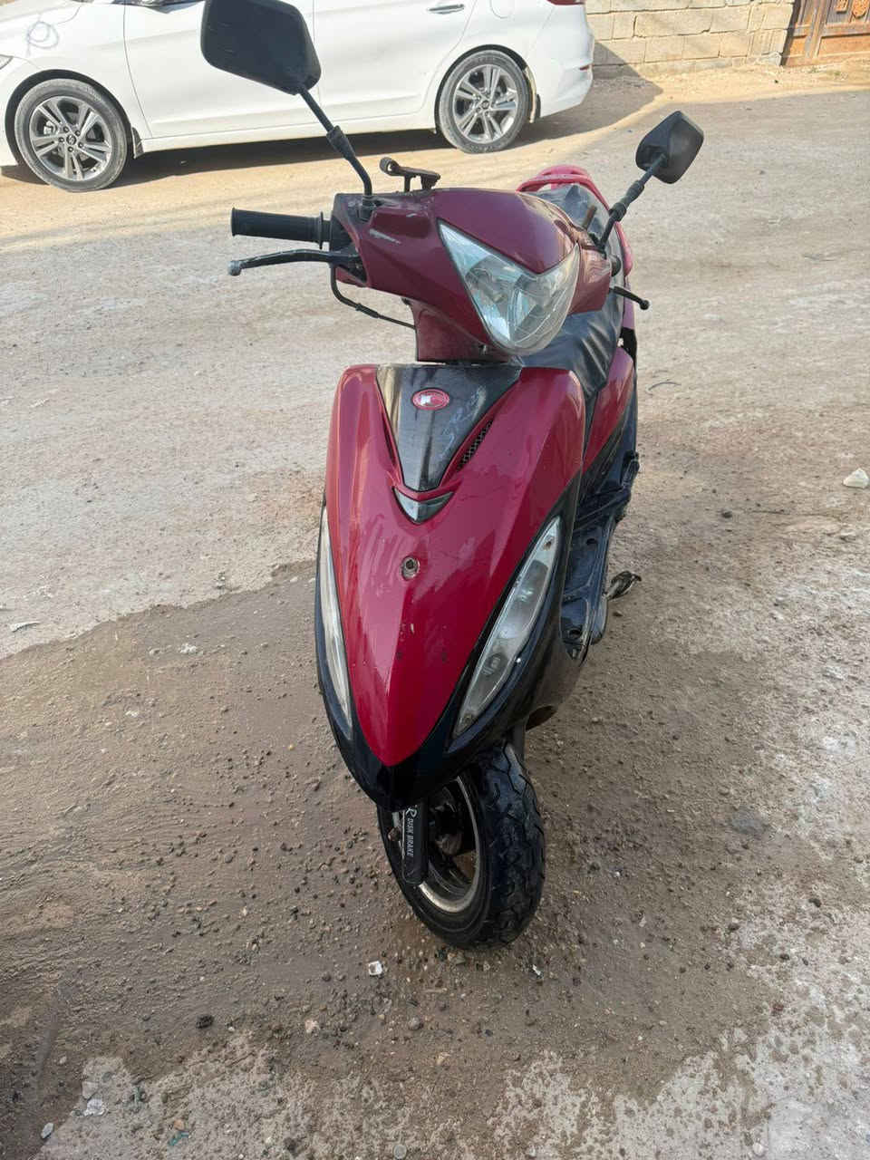 السلام عليكم
كامكو G4 للبيع الدراجة حلوه شوف العين نگرة سلف تشتغل محركه حلو لا تبخير ولا شي ثاني فول شلعه  
سلف 
باتري
تايرات 
كلهن جدد 
السعر ٣٥٠ وبيه مجال العنوان النداء شارع المجمعات رقمي
***********
