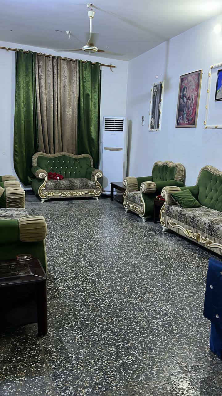 #عقارات_بابل الاستفسار *********** او خاص متوفر واتساب

#دار سكني للبيع طابو صرف مساحة 238 متر

#طابقين يحتوي على 4 غرف نوم + مطبخ + كليدور + استقبال + مجمع صحيات 

#العنوان حي العسكري خلف دائرة النفط
