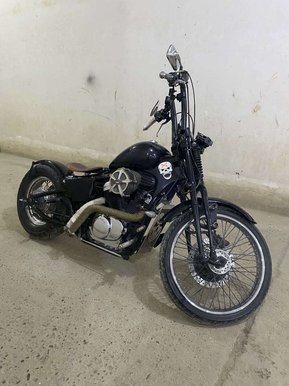 •Honda
Steed 400 Bobber

السعر المطلوب مليون و500

محرك كير مكفول

بدون رقم اوراق كامله

عليه تعديل كزوز رياضي طرب

صدر امامي سبرنك صبغ بلاك ٢

شوته رياضي جمجمه دوسات طوال

بلوجكترات عالي ناصي اصلي

تايرات جدد امامي خلفي

ستيرن فراشه
مكاني الانبار الفلوجة

***********
