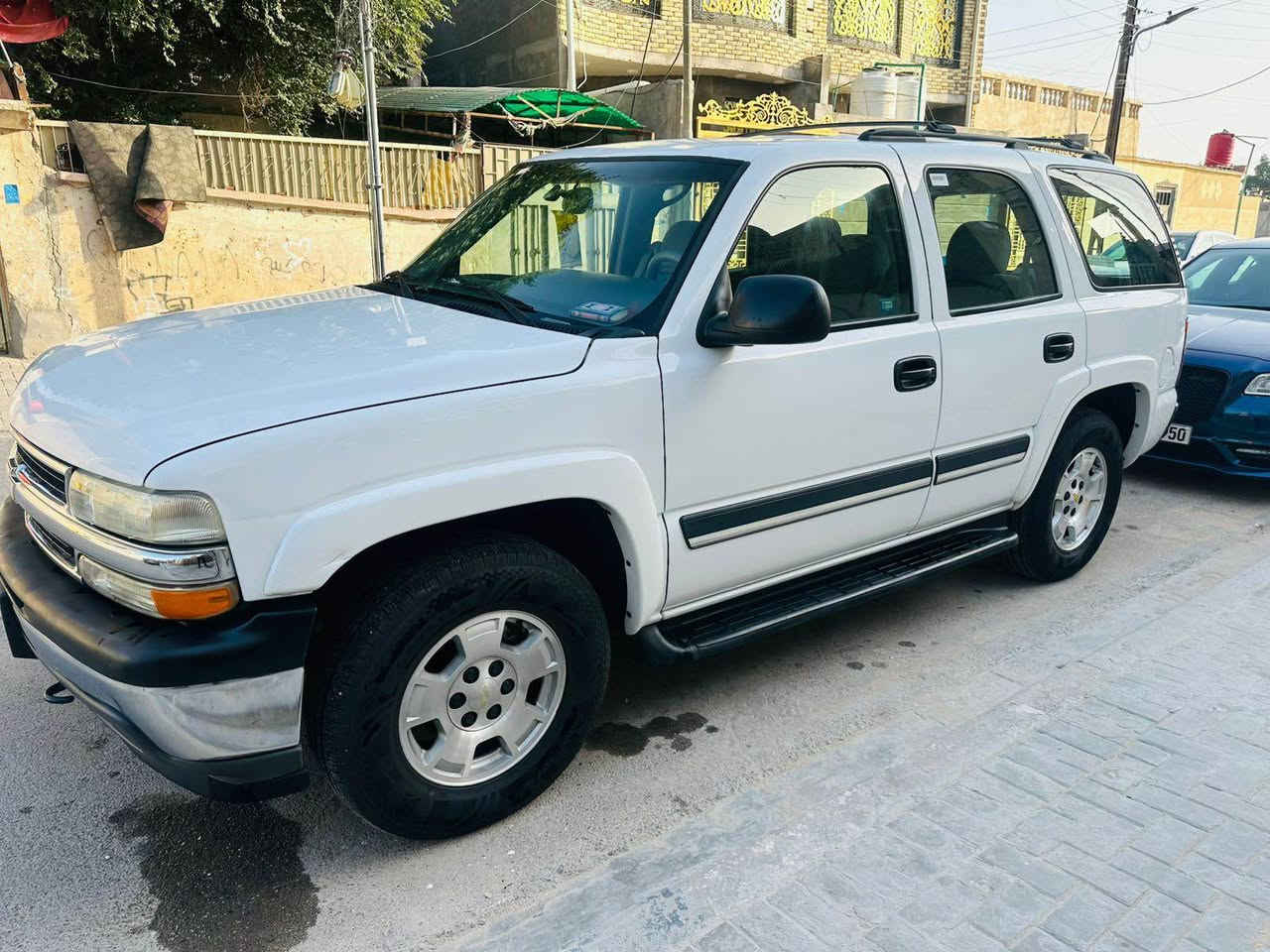 السلام عليكم 
للبيع شفر تاهو 2005 خليجة كفالة من ضربه والفتح وبيها صبغ اثر تكشير مكانات صغيرة تخم تاير حدادة تدفة وتبريد سيارة جديدة بمعنى الكلمة ومعروفه السيارة بنظافتها وسعرها 150 وبيها مجال حك الجية سنويتها 2030 بسمي 
محركها 5300 محرك وكير كفالة 
***********
*********** الزبير, البصرة
