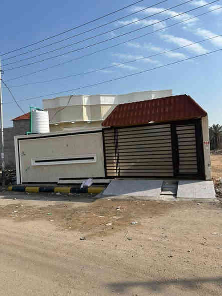 #اسعد_الله_اوقاتكم_بكل_خير⁉️👋🏼

دار سكن للبيع بناء 2025 

للاستفسار *********** 

#المساحه 300متر  على تبليط مباشرتاً

#جنس_العقار :: طابو ملك صرف زراعي باسم عراقي سند 25 

#العنوان :: البصره أبي الخصيب محيله قرب سوك محيله 
يبعد عن شارع سايدين 200متر موقع راقي

#يحتوي البيت على ثلاث ٣ غرف منام كبار
و ديوان
و مطبخ و صاله
و مناور عدد 2
و صحيات داخلي وخارجي  و كراج سياره

#البيت جاهز من كلشي تستلم البيت عنده المكاتبه
كامل من مقطوره و كيزر و ماطور
جيب اثاثك و اكعد
و الف عافيه الي ياخذه

جميع الخدمات متوفره ماء كهرباء شارع 12 متر تبليط مباشرتاً غريب على 
#السعر (( 135مليون وبي مجال 
#للاستفسار الاتصال على الهاتف 📳📞
📳((***********))📳 صادق البصرة
