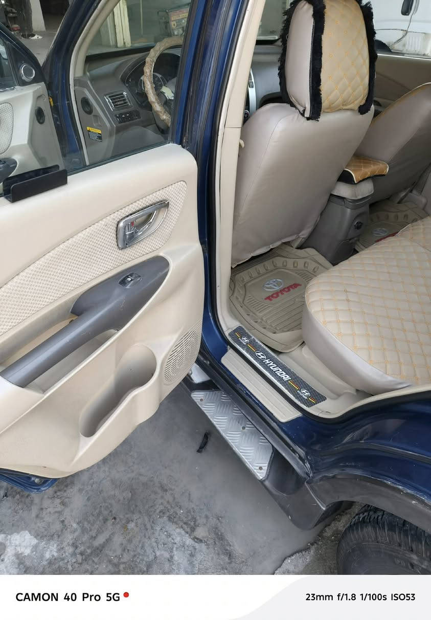 السلام عليكم
توسان وارد امريكي موديل ٢٠٠٧

فول مواصفات افول شي بتوسان 

معروفه مواصفات التوسان 

السياره على وضع الشركه ما ملعوب بيه 

مكينه 2700

مكينته حاويه 

تخم تايرات الأصلي 

منظومه تبريد كامله @إشارة@

رقم بغداد بسمي تحويل ثاني يوم 

السياره بيه صبغ عام لجماليه بدون معجون لان معروف هاذا الالون يجرد بسبب الشمس 

مكينه كير حداديه تبريد تدفئه كله كفاله بدون دواخل السياره بدون فتح براغي السياره مال جناي صار 5 سنين عندي بدون نقص برغي 

مكاني بابل جبله الاستفسار *********** 

اخوكم 

ابو حيدر البديري 

السعر ب ٩٠  وبيه مجال لشراي 

مكلف بالنشر
