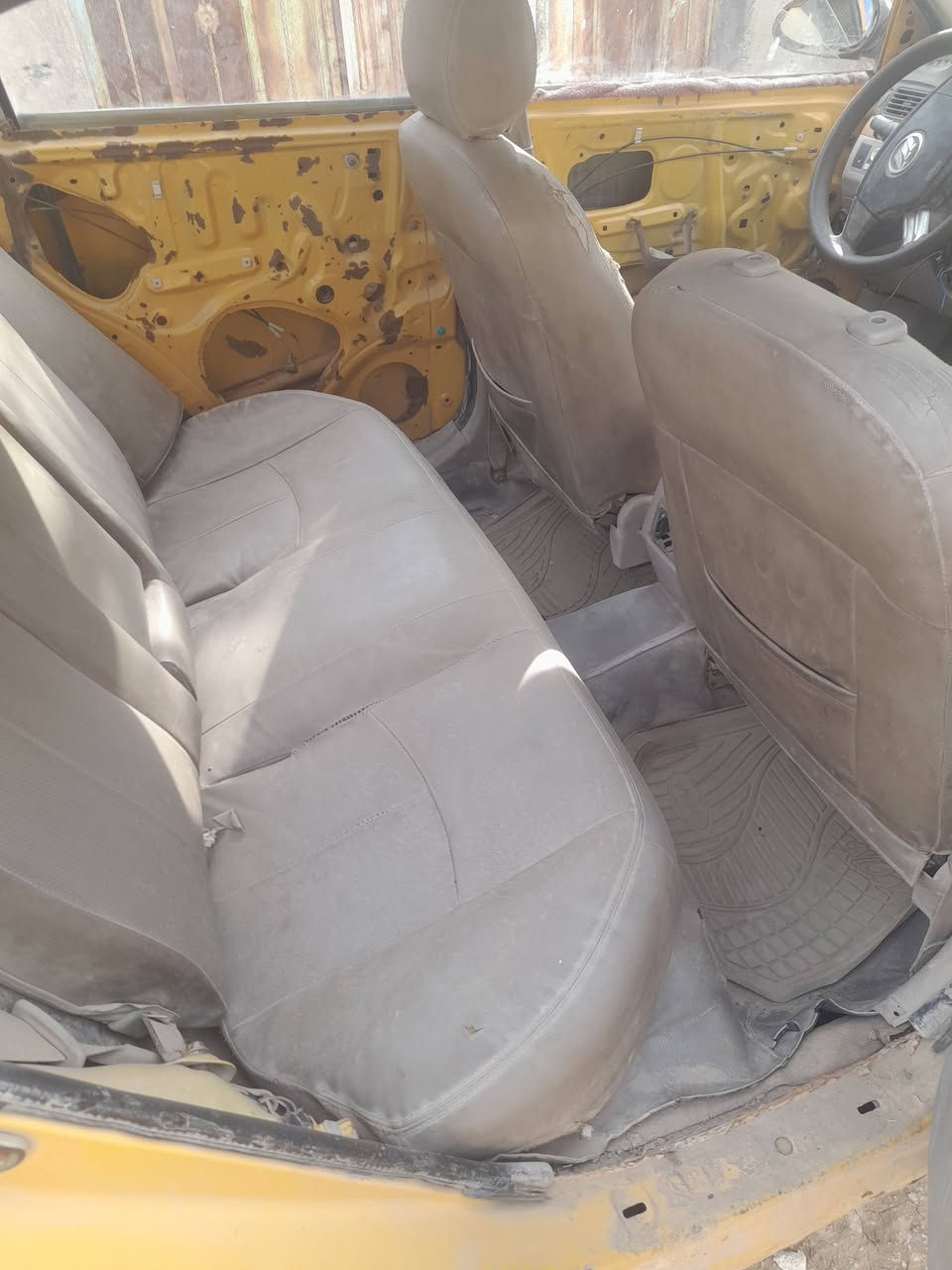 السلام عليكم 
سيارة ليفان موديل ٢٠١١ رقم بصرة راعيها موجود 
السيارة كشرها تعبان بيه خياسات كير ومحرك كورلا  اوتماتيك  سعرها  (عشرة أوراق )


**إذا كنت صاحب هذا الإعلان وتريد حذفه لأي سبب، رجاءا أرسل رسالة إلى الدعم الفني**