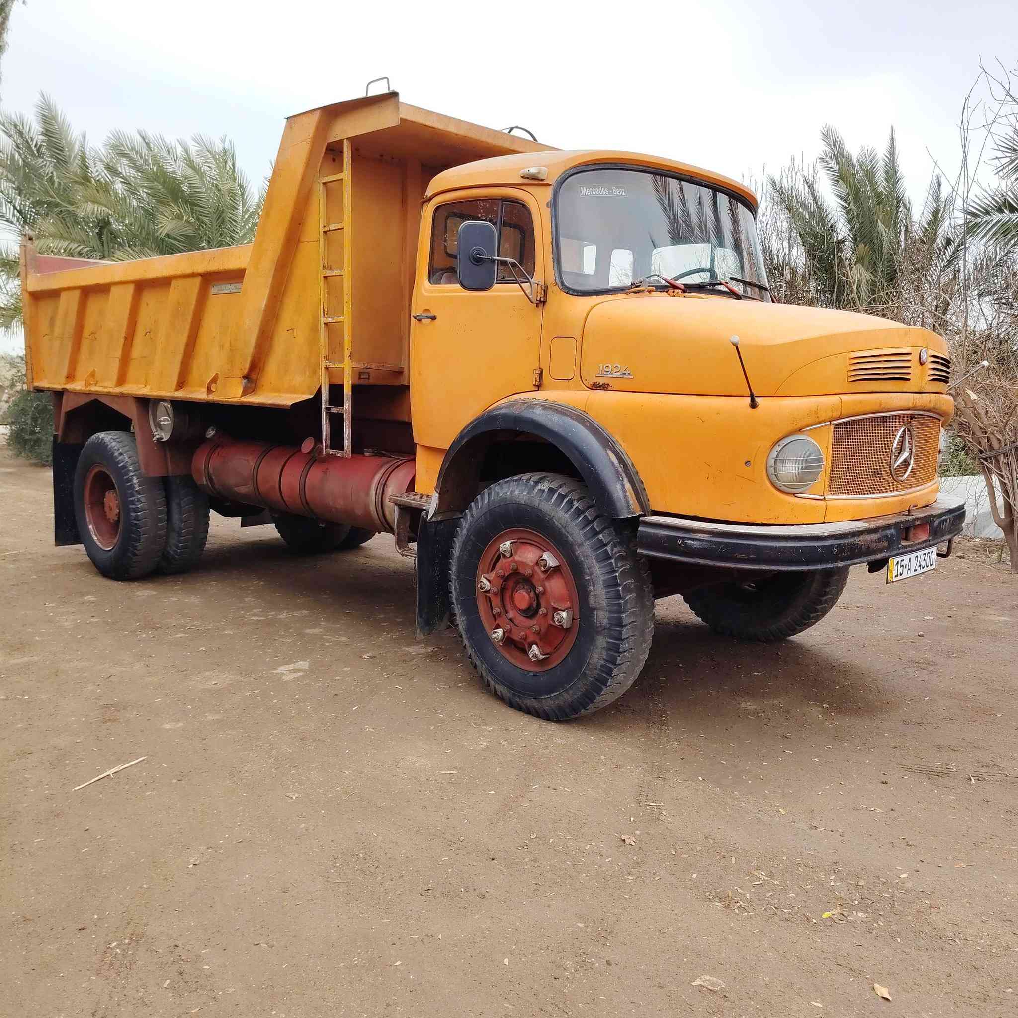 تك مايلر موديل 82 مكفول كفالة عامة كير محرك اكسن شاصي سيارة بلادية  على وضع الشركة  قطرة صبغ  مابيهة سيارة مامشتغلة رقم الانبار انكليزي تحويل مباشر مكان بغداد للاستفسار الاتصال على الرقم ***********
