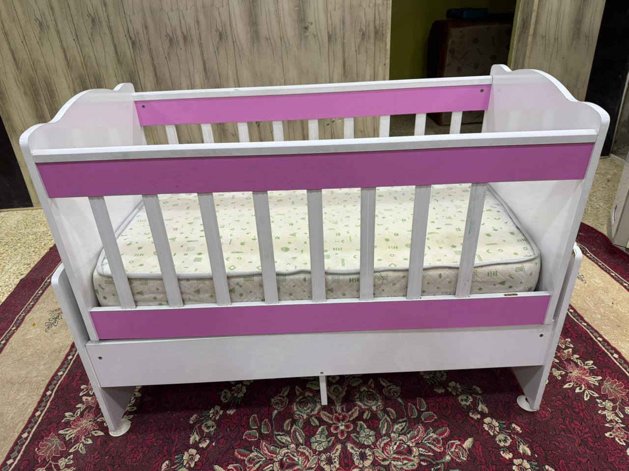 جرباية طفل مع دوشك للبيع السعر 75 للتواصل عالرقم *********** غير متواجد عالفيس
