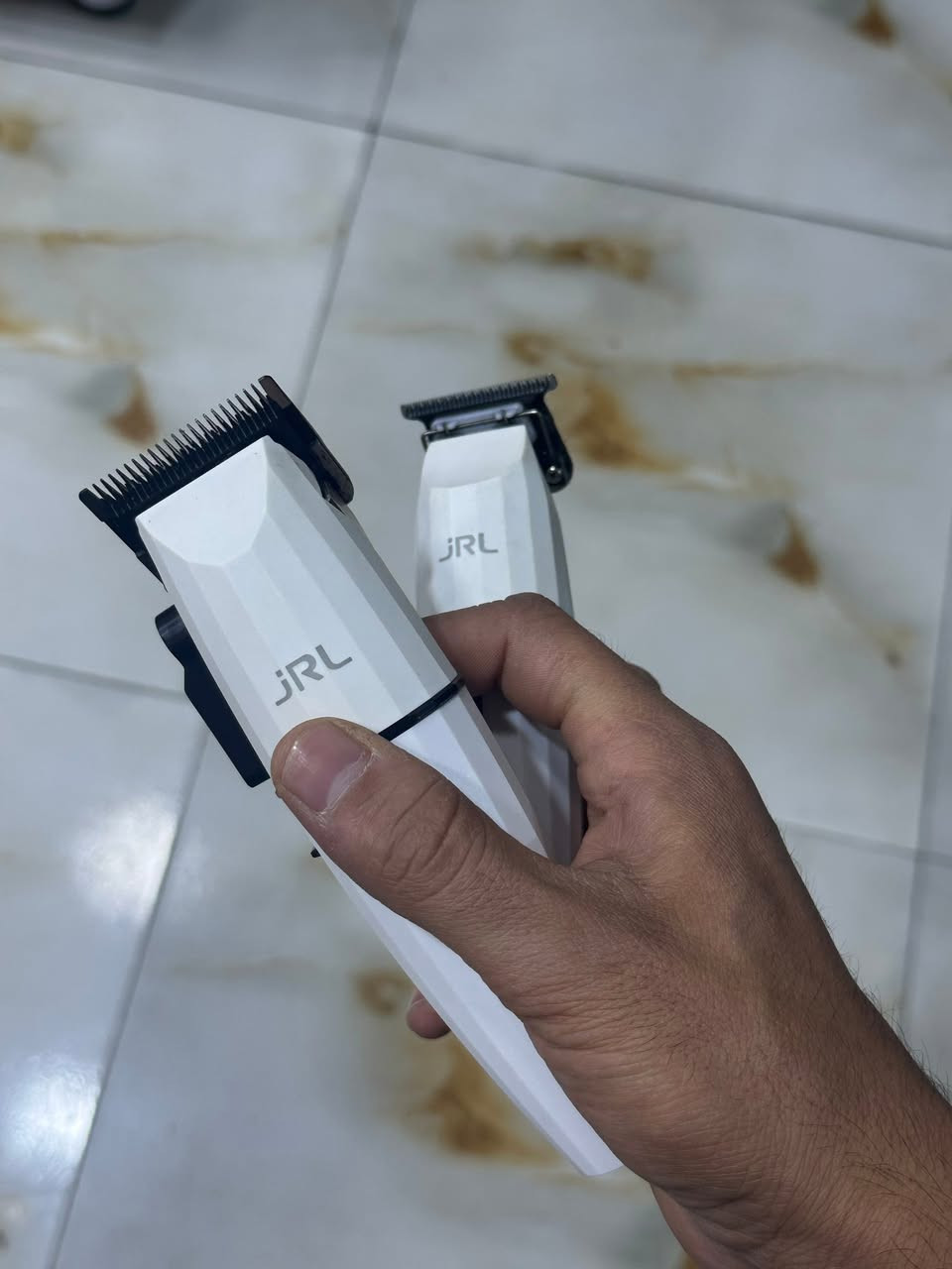 للبيع مكينة JRL الأصلية ✂️

✅ إصدار حديث
✅ سرعتين
✅ صفر JRL
✅ استعمال شهر فقط
✅ حالة ممتازة وتشتغل بدون أي مشاكل

📍الموقع: بابل
🚚 التوصيل متوفر

إذا مهتم راسلني على الخاص، وأرد عليك بأسرع وقت.


**إذا كنت صاحب هذا الإعلان وتريد حذفه لأي سبب، رجاءا أرسل رسالة إلى الدعم الفني**