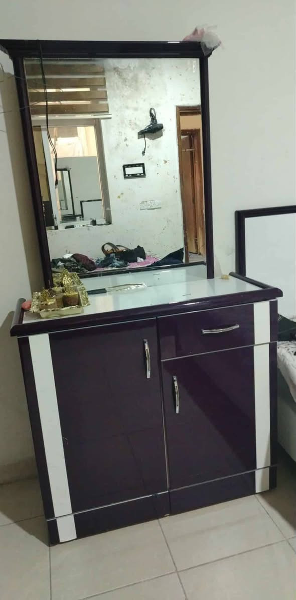 تاقم نوستنی پێنج پارچە بەدۆشەکەوە بێ عەیبە 
سعری 135 هەزار شوێن هەولێر😍


**إذا كنت صاحب هذا الإعلان وتريد حذفه لأي سبب، رجاءا أرسل رسالة إلى الدعم الفني**