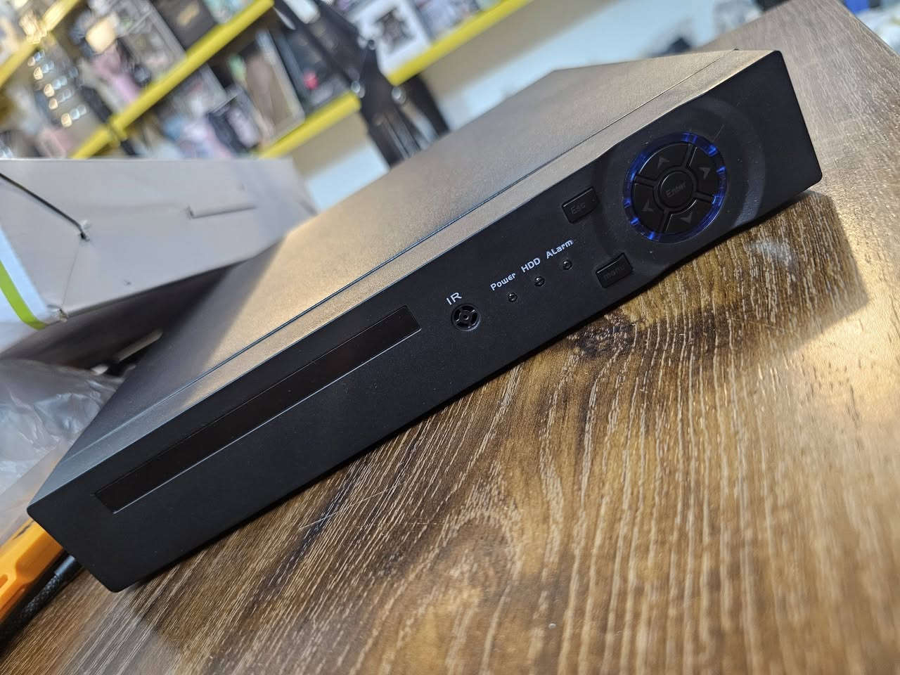 مرحبا : حسب مافهمت انو هذا NVR مال كاميرات اللي اله بي خبزه يدفع بي سعر بس بنفس الوقت راعي ضميرك كلنا على باب الله 💐

متواجد فيس


**إذا كنت صاحب هذا الإعلان وتريد حذفه لأي سبب، رجاءا أرسل رسالة إلى الدعم الفني**