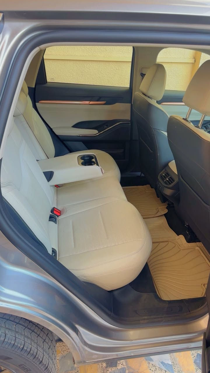 haval H6 2023
فول مواصفات للاخير اعلى فئة... 1/1
ماشية 93الف
قابلة للزيادة
كفالة عام
بعدها بضمان الشركة
مكينة 2000 سيسي تيربو
مواصفات السيارة:
سقف بانوراما
بصمه تشغيل وابواب وصندوق
گير ماوس
شحن وايرليس
كشنات كهرباء تدفئة وتبريد مع المقو
كشنات جلد
شفتات سرعة
تحكم بالمرايات الجانبيه كهربائي
حساسات اماميه وخلفيه
حساسات جانب السياره
كامرات محيطيه 360 درجه  بتقنية 3D  و 2D
مصابيح ليد و زينون 
. اصطفاف تالقائي
. قيادة ذكيه
. مانع انحراف عن خط المسار
. توقف ذاتي
. مانع اصطدام
.  حساسات في الايطارات 
. تنبيه نقط عمياء .
مانع انزلاق 
. رادار امامي و خلفي  
. فرامل ABS
. قفل باب تلقائي. وضعية الراحه  
فطر وشخوط بالدعامية الامامية
عازل حراري على الزجاج 
والكثير من المواصفات الباقيه 
ملتزم بالصيانة وبعدة بالضمان واني ماخذة زيرو
رقم بغداد بإسمي تحويل مباشر 
السعر 25 مليون 
***********
